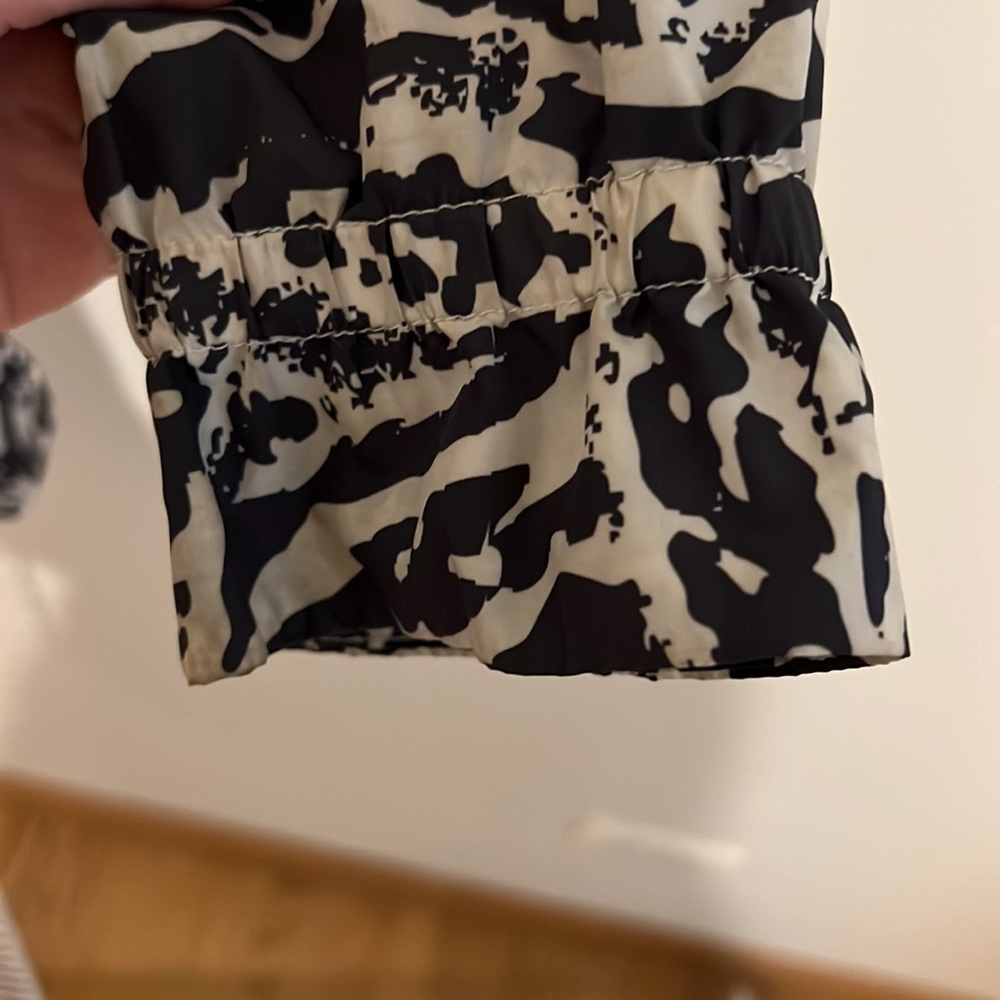 North Face Light Weight Spring Jacket Waterproof - image 4